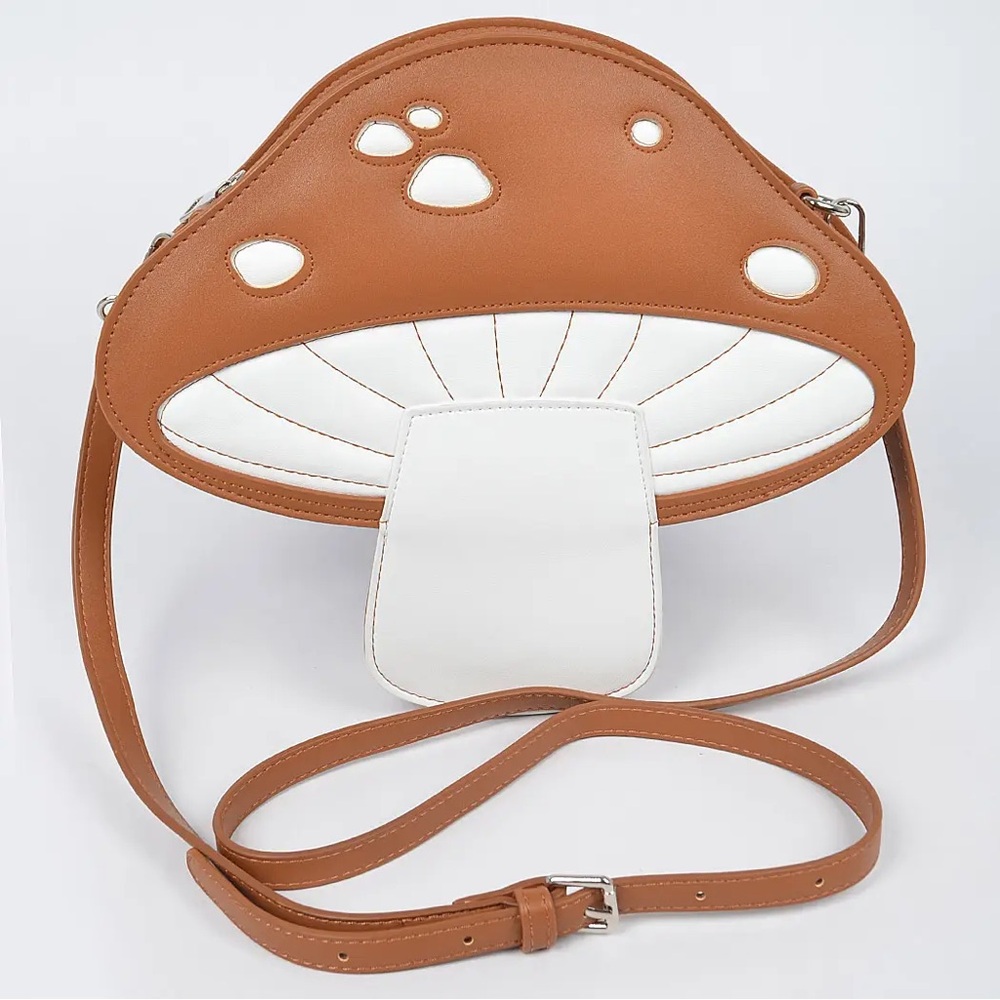 Camel Mushroom Clutch
